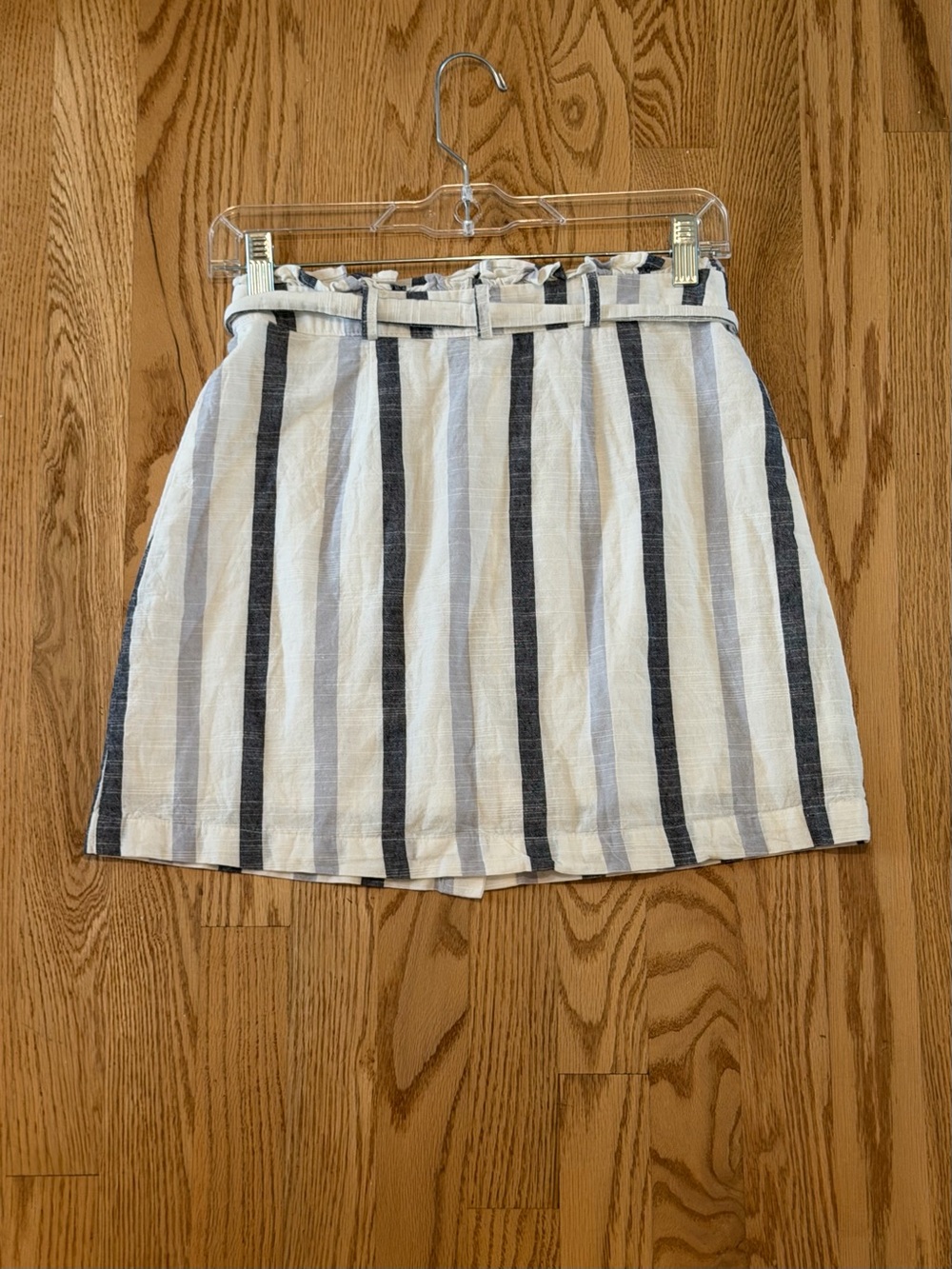 mine Striped Button-Front Mini Skirt - White & Navy, never been worn - Picture 2 of 6